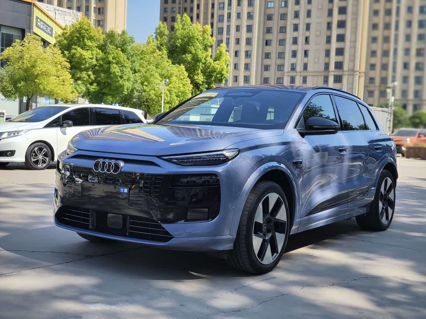 2025 Audi Q6L e-tron Blue, 12,000 km, China export – photo 1