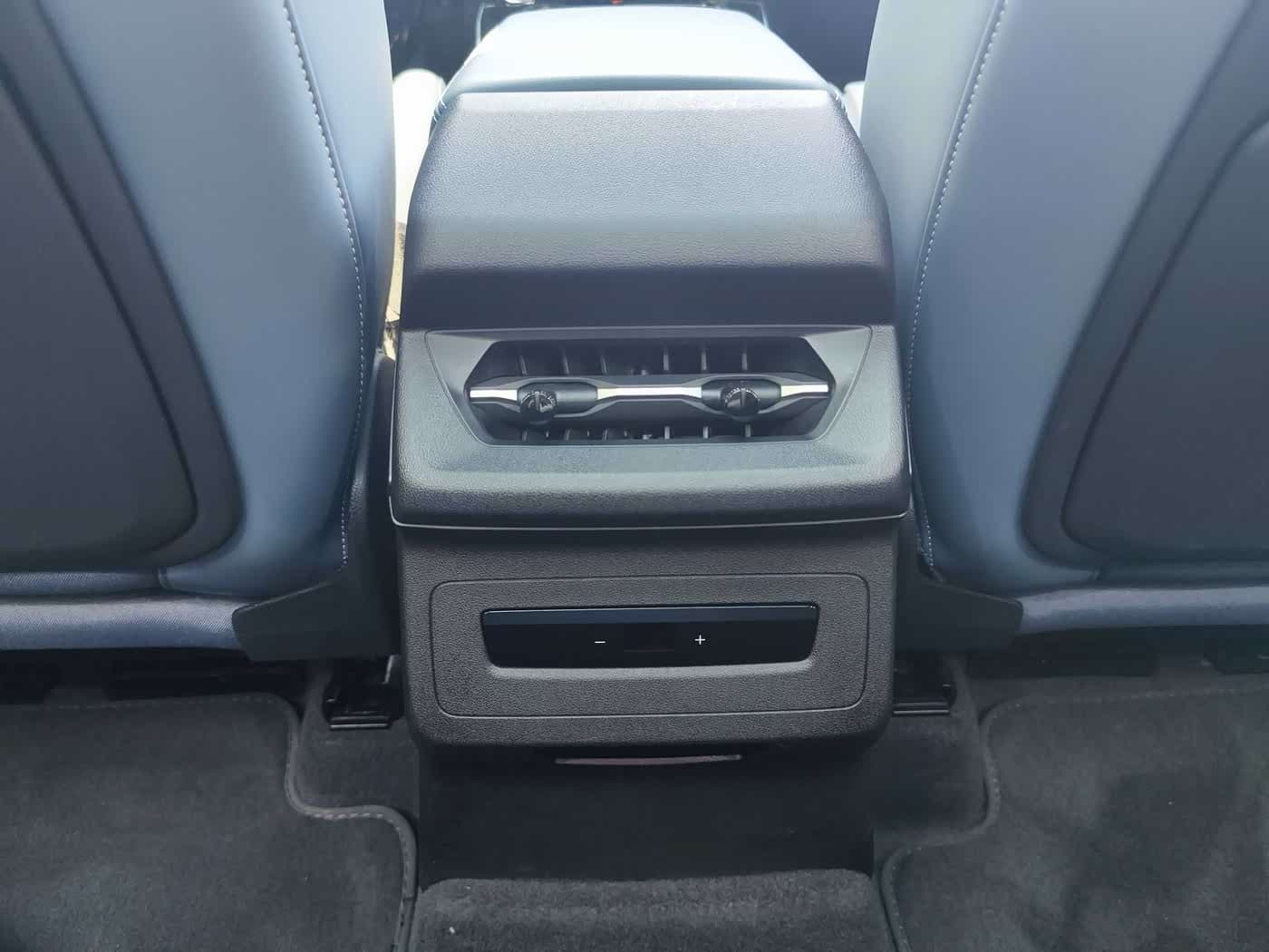 2025 Audi Q6L e-tron Blue, 12,000 km, China export – photo 16