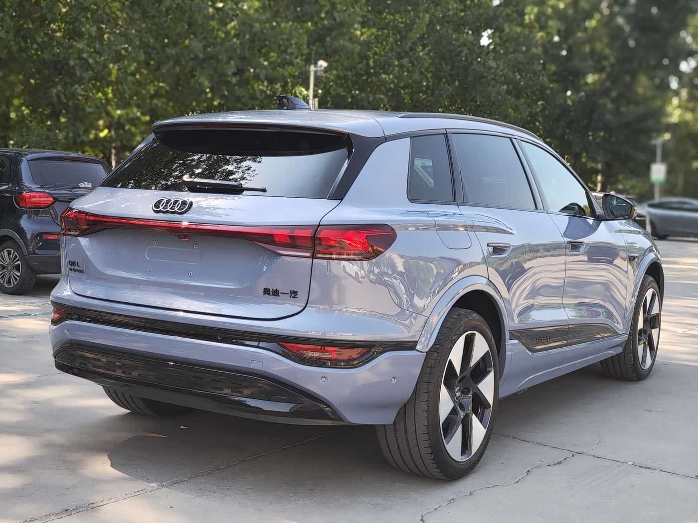 2025 Audi Q6L e-tron Blue, 12,000 km, China export – photo 6