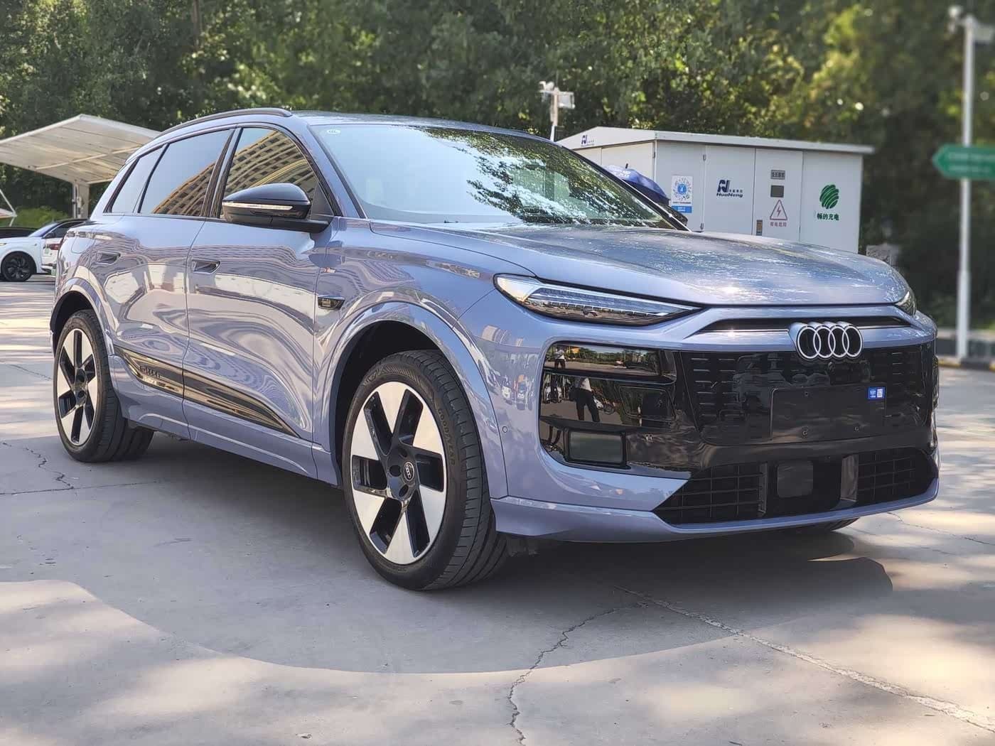 2025 Audi Q6L e-tron Blue, 12,000 km, China export – photo 3