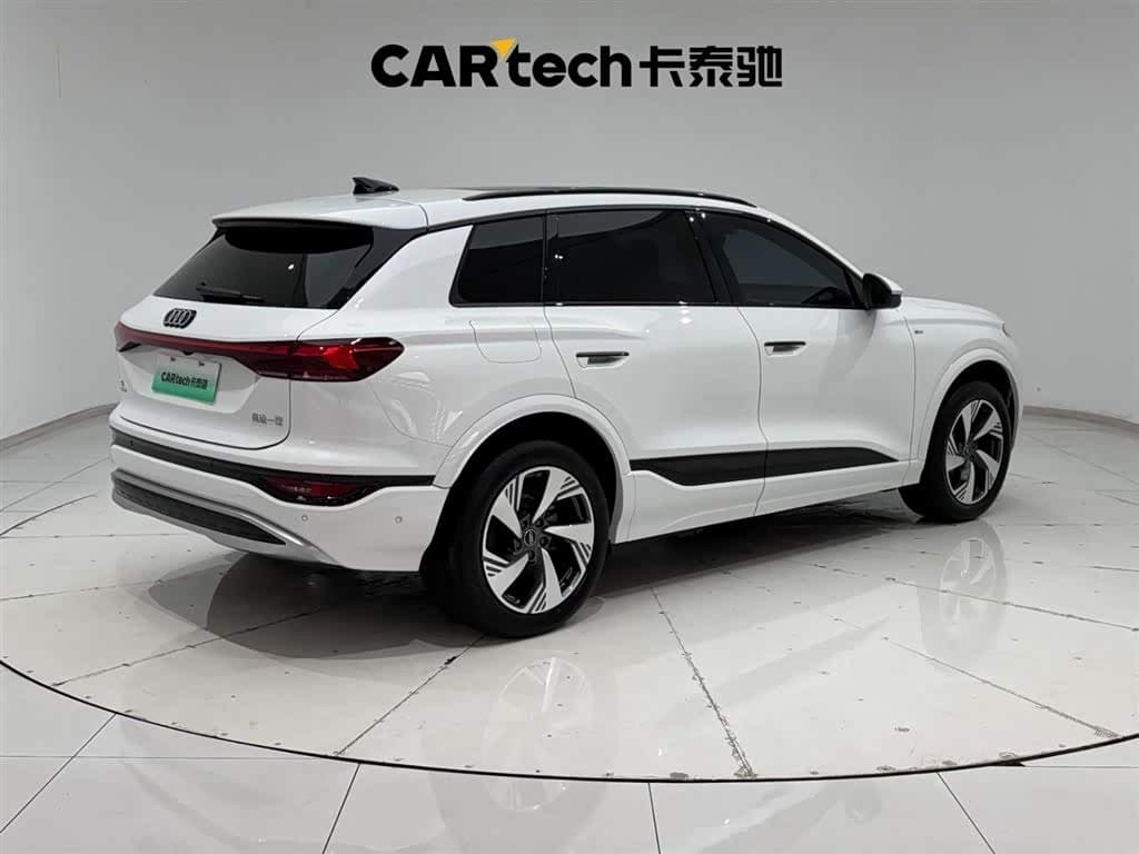 2025 Audi Q6L e-tron White, 1,000 km, China export – photo 11