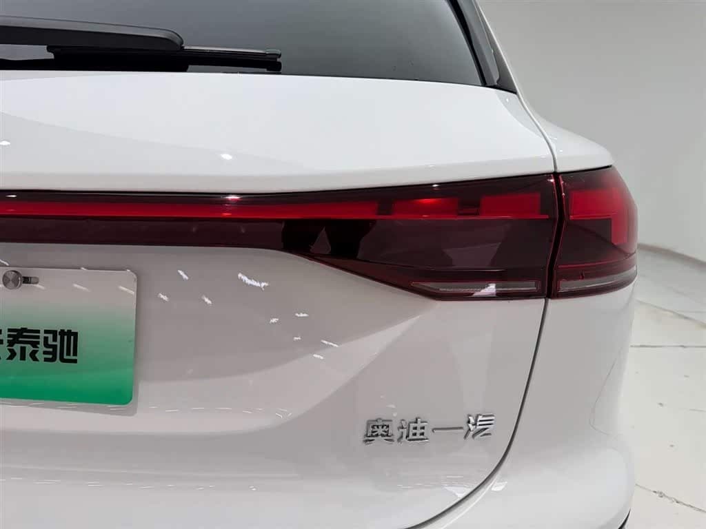 2025 Audi Q6L e-tron White, 1,000 km, China export – photo 10