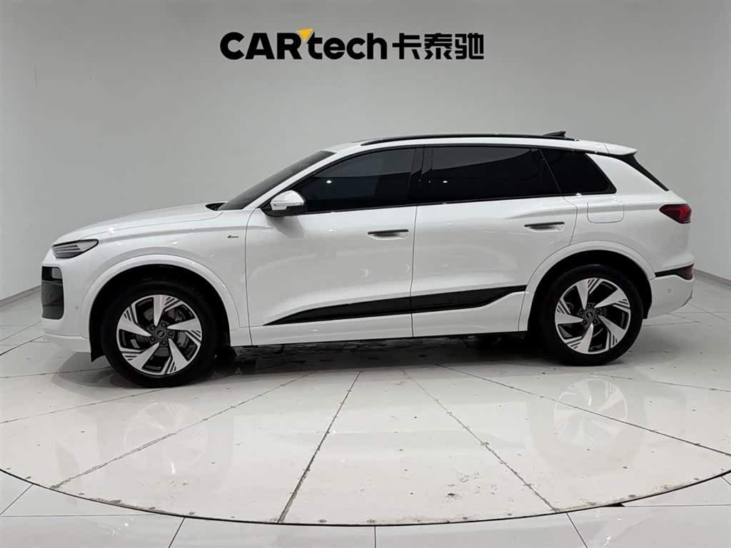 2025 Audi Q6L e-tron White, 1,000 km, China export – photo 6