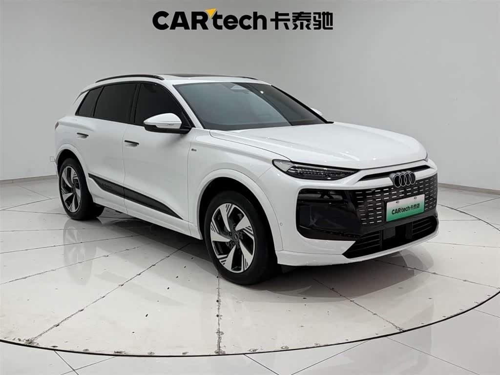 2025 Audi Q6L e-tron White, 1,000 km, China export – photo 4