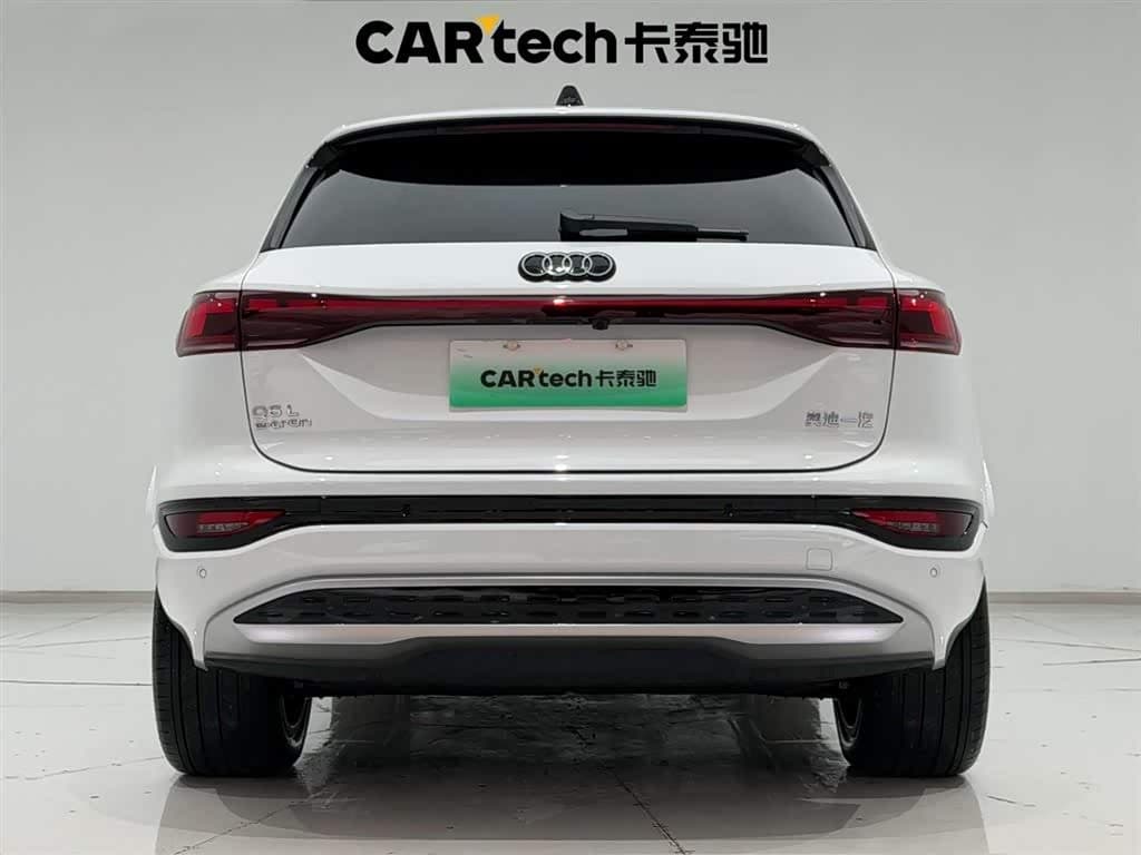 2025 Audi Q6L e-tron White, 1,000 km, China export – photo 9