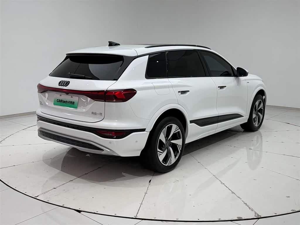 2025 Audi Q6L e-tron White, 1,000 km, China export – photo 8