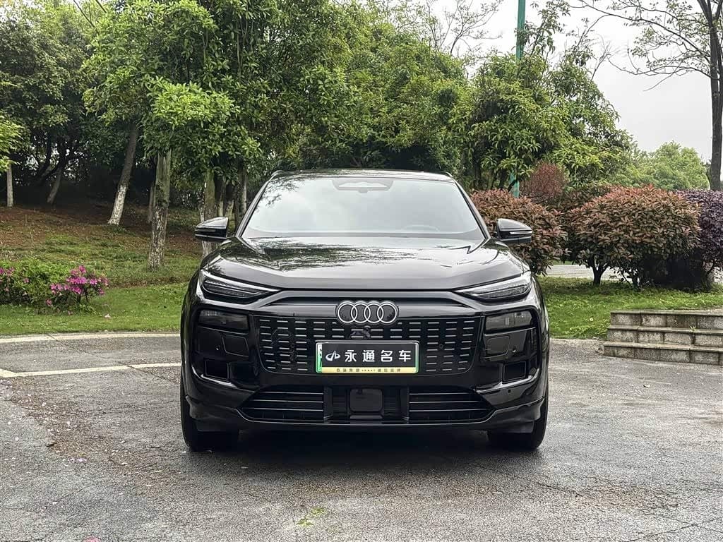 2025 Audi Q6L e-tron Black, 11,000 km, China export – photo 2
