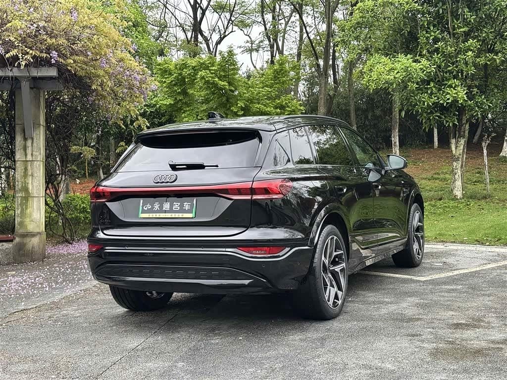 2025 Audi Q6L e-tron Black, 11,000 km, China export – photo 19