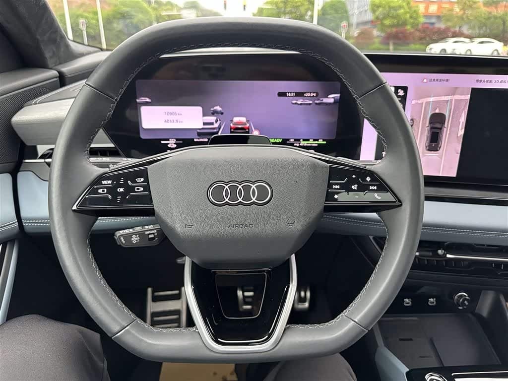 2025 Audi Q6L e-tron Black, 11,000 km, China export – photo 13