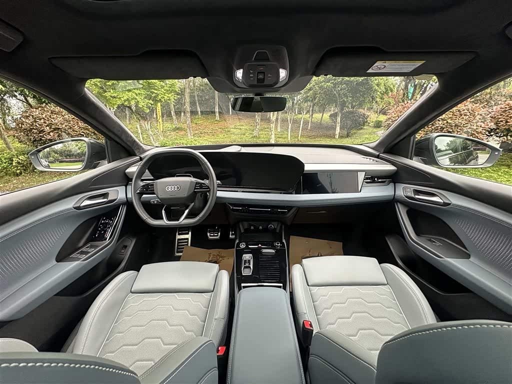 2025 Audi Q6L e-tron Black, 11,000 km, China export – photo 6