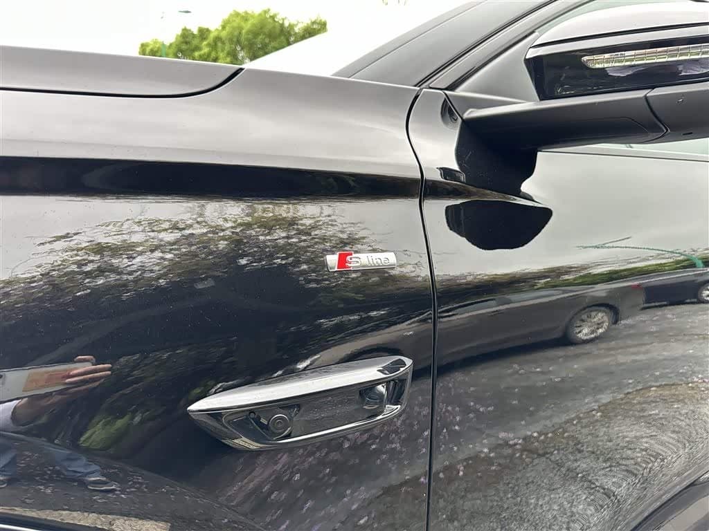 2025 Audi Q6L e-tron Black, 11,000 km, China export – photo 15
