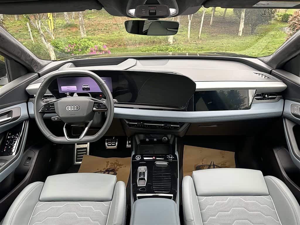 2025 Audi Q6L e-tron Black, 11,000 km, China export – photo 5