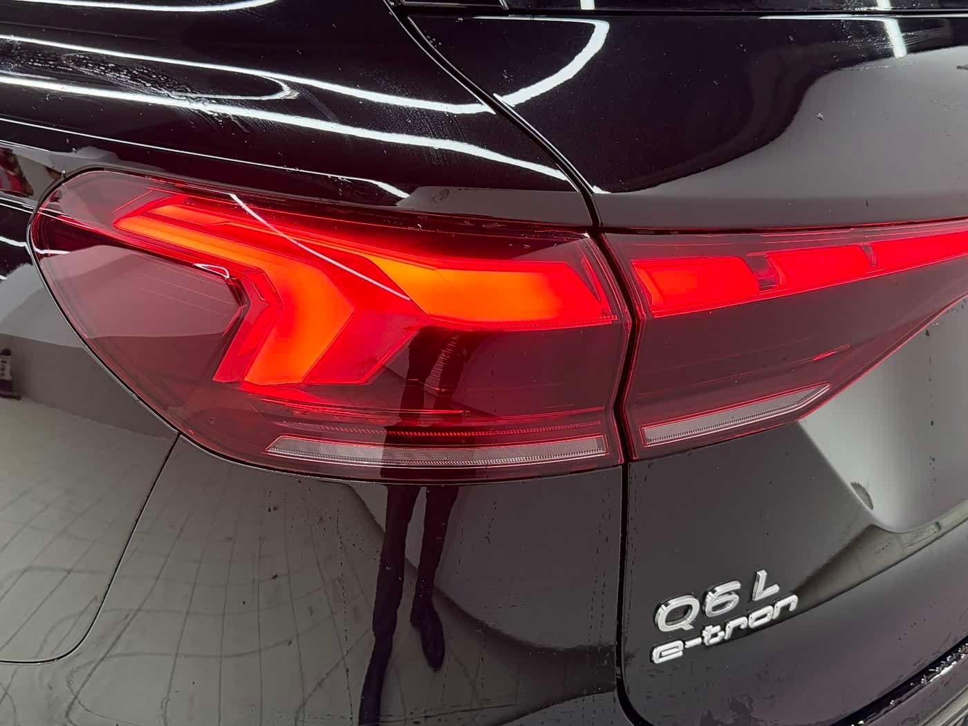 2025 Audi Q6L e-tron Black, 10 km, China export – photo 15