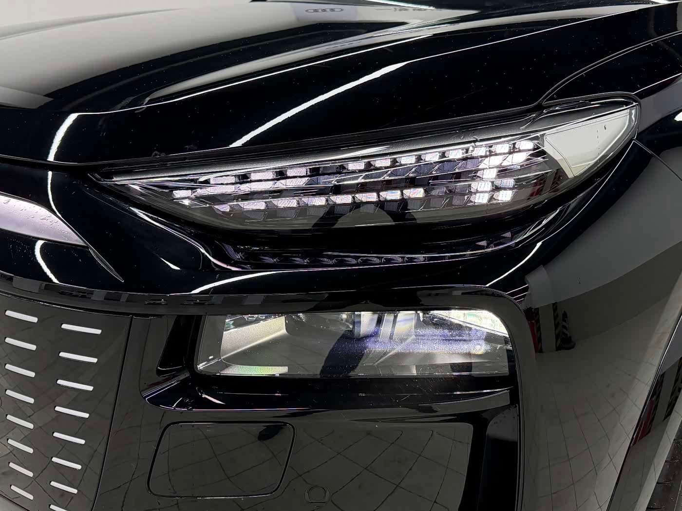 2025 Audi Q6L e-tron Black, 10 km, China export – photo 14