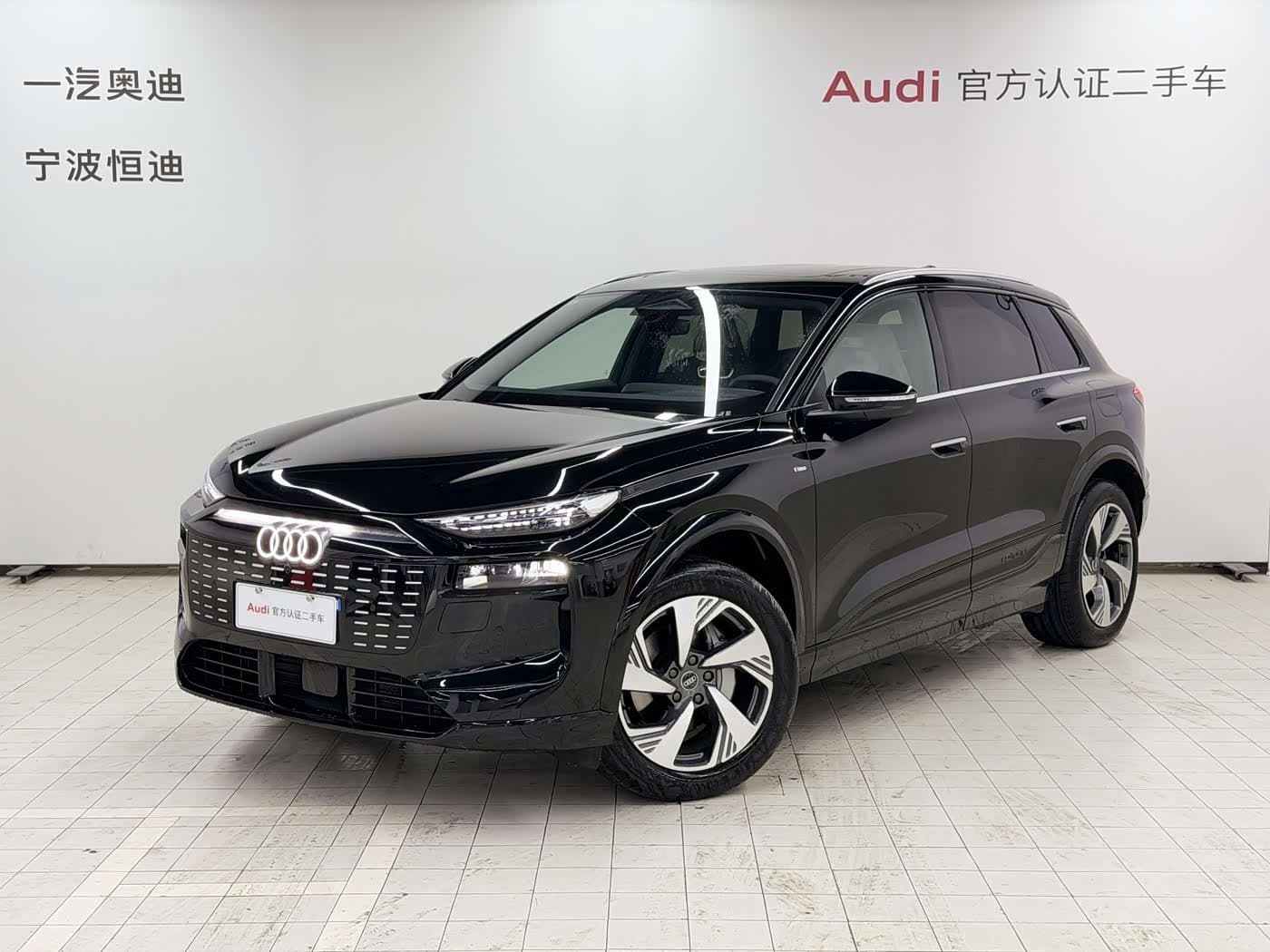 2025 Audi Q6L e-tron Black, 10 km, China export – photo 1