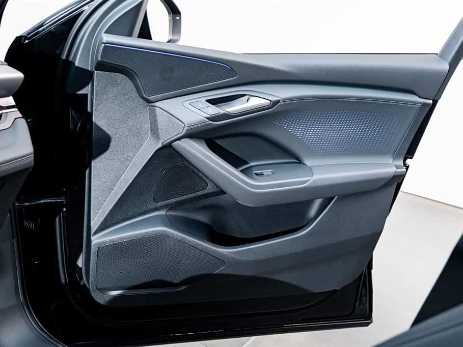 2025 Audi Q6L e-tron Black, 4,300 km, China export – photo 18