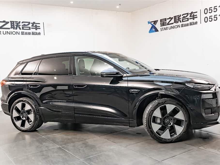 2025 Audi Q6L e-tron Black, 4,300 km, China export – photo 6