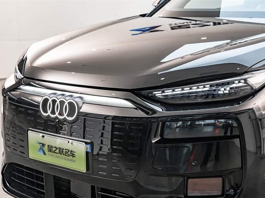 2025 Audi Q6L e-tron Black, 4,300 km, China export – photo 4