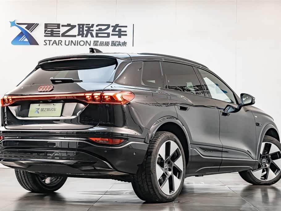 2025 Audi Q6L e-tron Black, 4,300 km, China export – photo 7