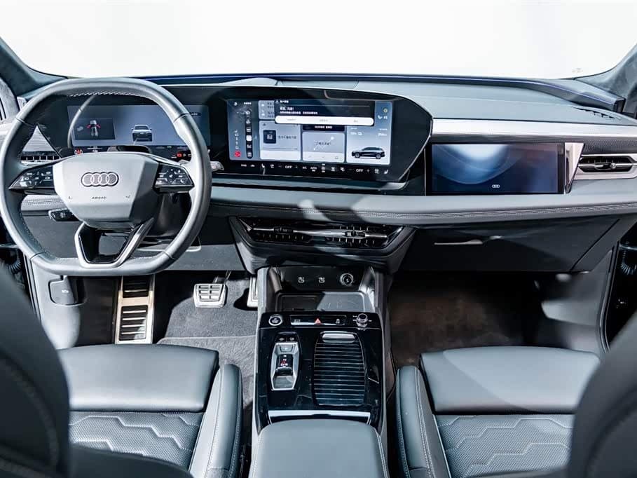 2025 Audi Q6L e-tron Black, 4,300 km, China export – photo 15