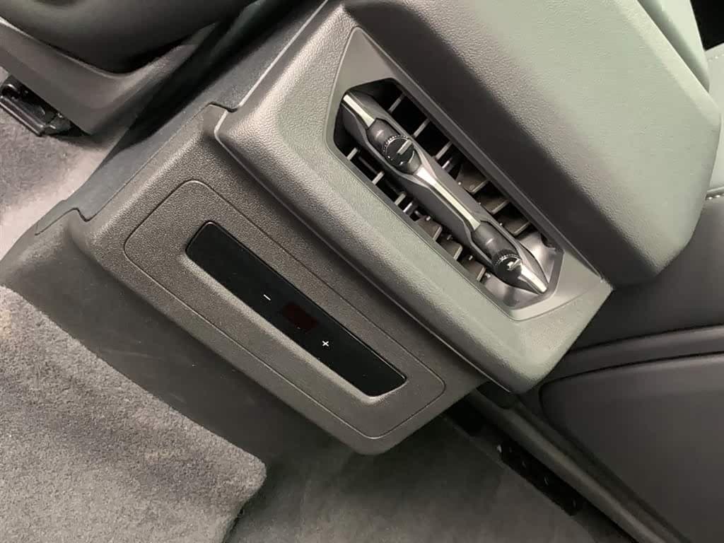 2025 Audi Q6L e-tron White, 100 km, China export – photo 10