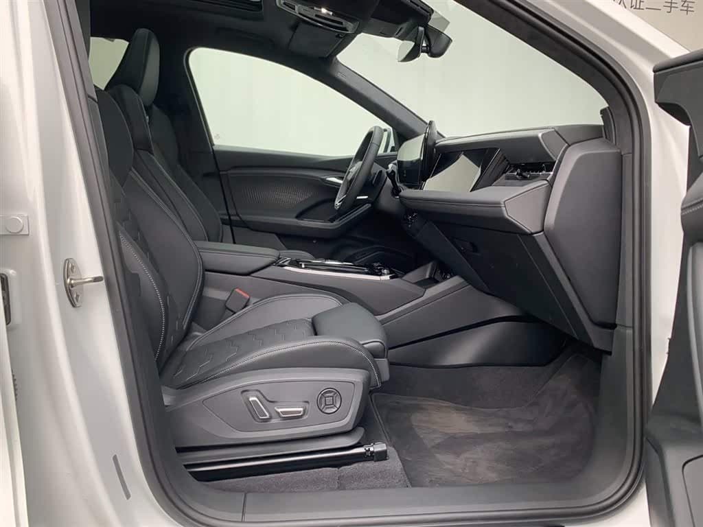 2025 Audi Q6L e-tron White, 100 km, China export – photo 15