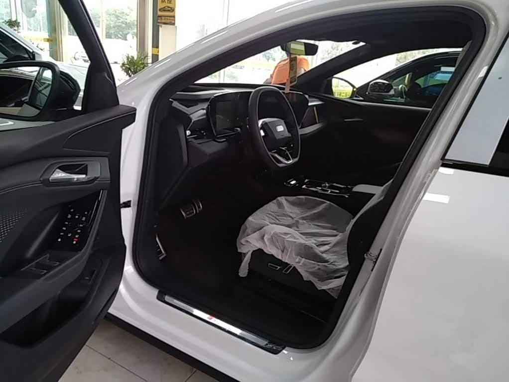 2025 Audi Q6L e-tron White, 100 km, China export – photo 15