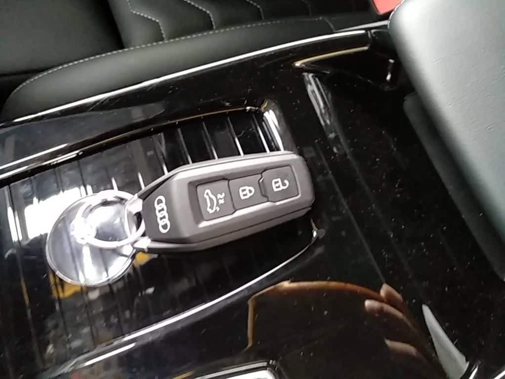 2025 Audi Q6L e-tron White, 100 km, China export – photo 9