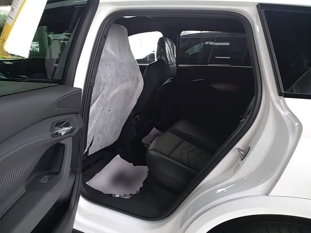 2025 Audi Q6L e-tron White, 100 km, China export – photo 17
