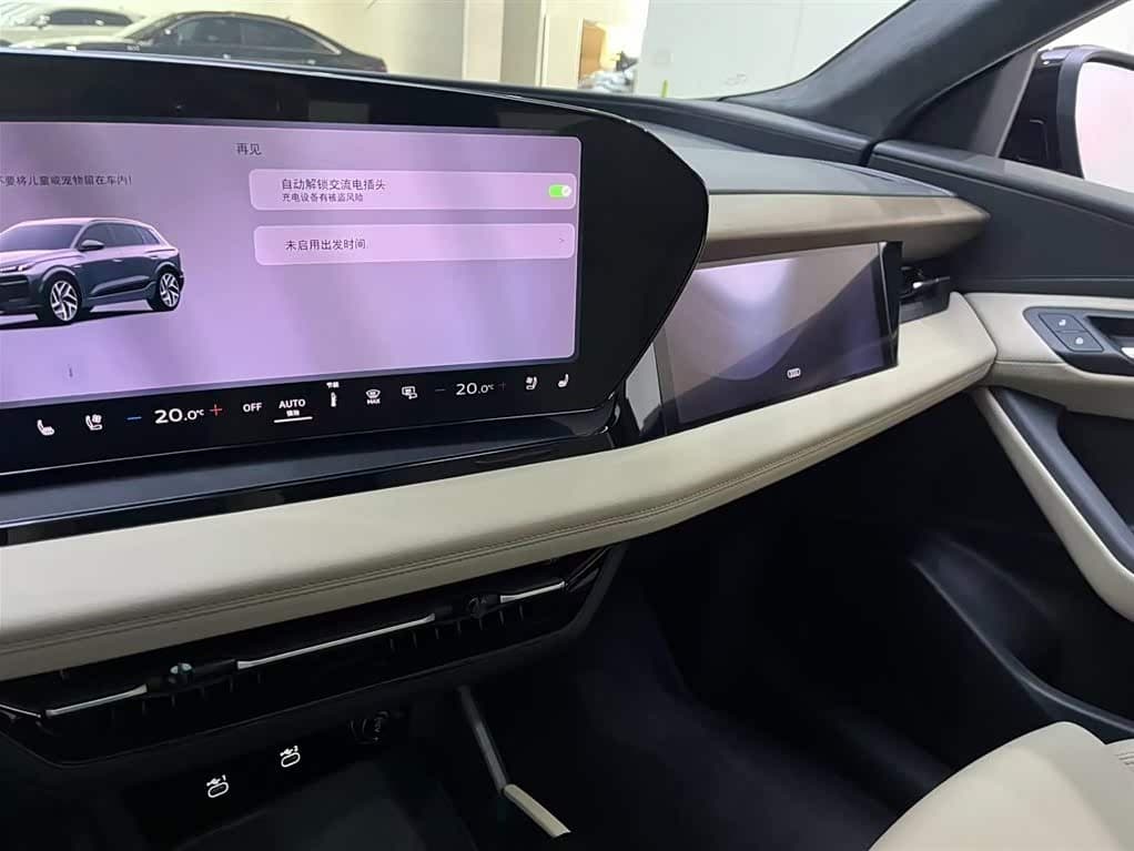 2025 Audi Q6L e-tron 银灰色, 5,600 km, China export – photo 10