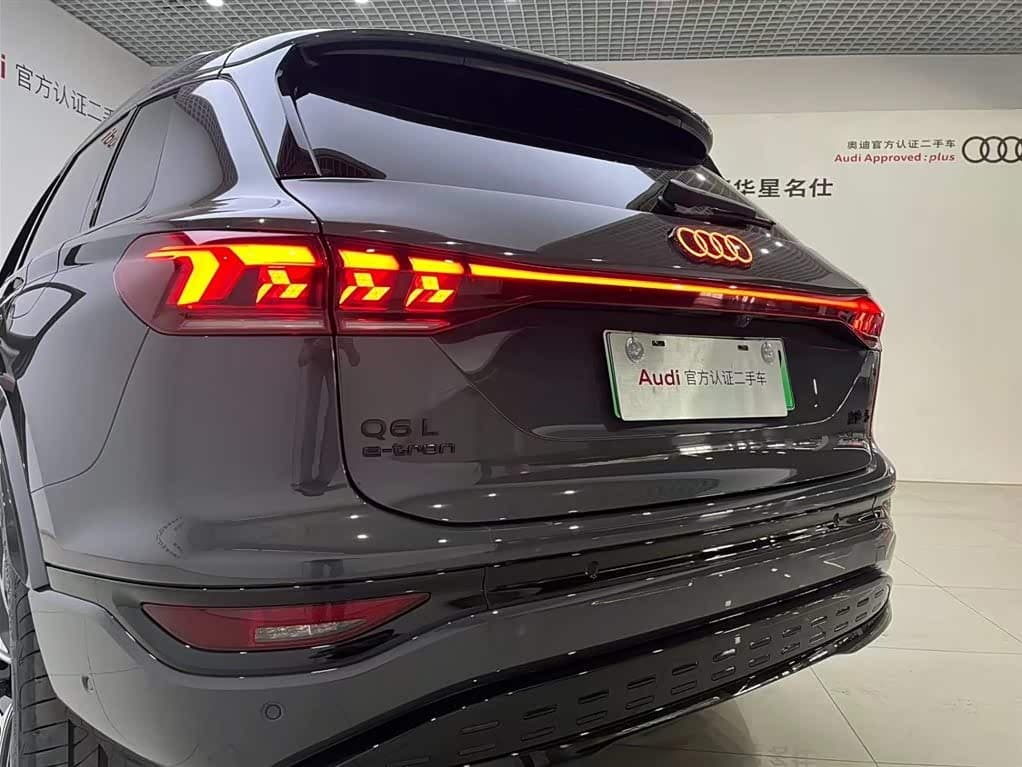 2025 Audi Q6L e-tron 银灰色, 5,600 km, China export – photo 7