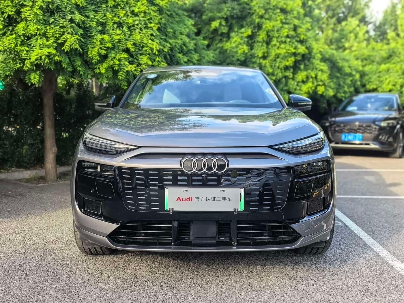 2025 Audi Q6L e-tron 银灰色, 9,700 km, China export – photo 2