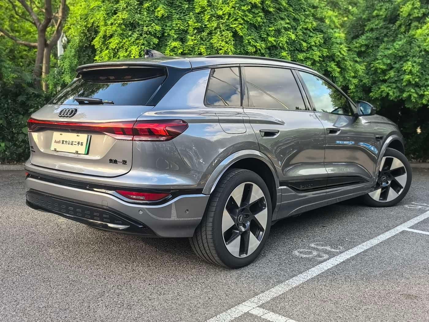 2025 Audi Q6L e-tron 银灰色, 9,700 km, China export – photo 8