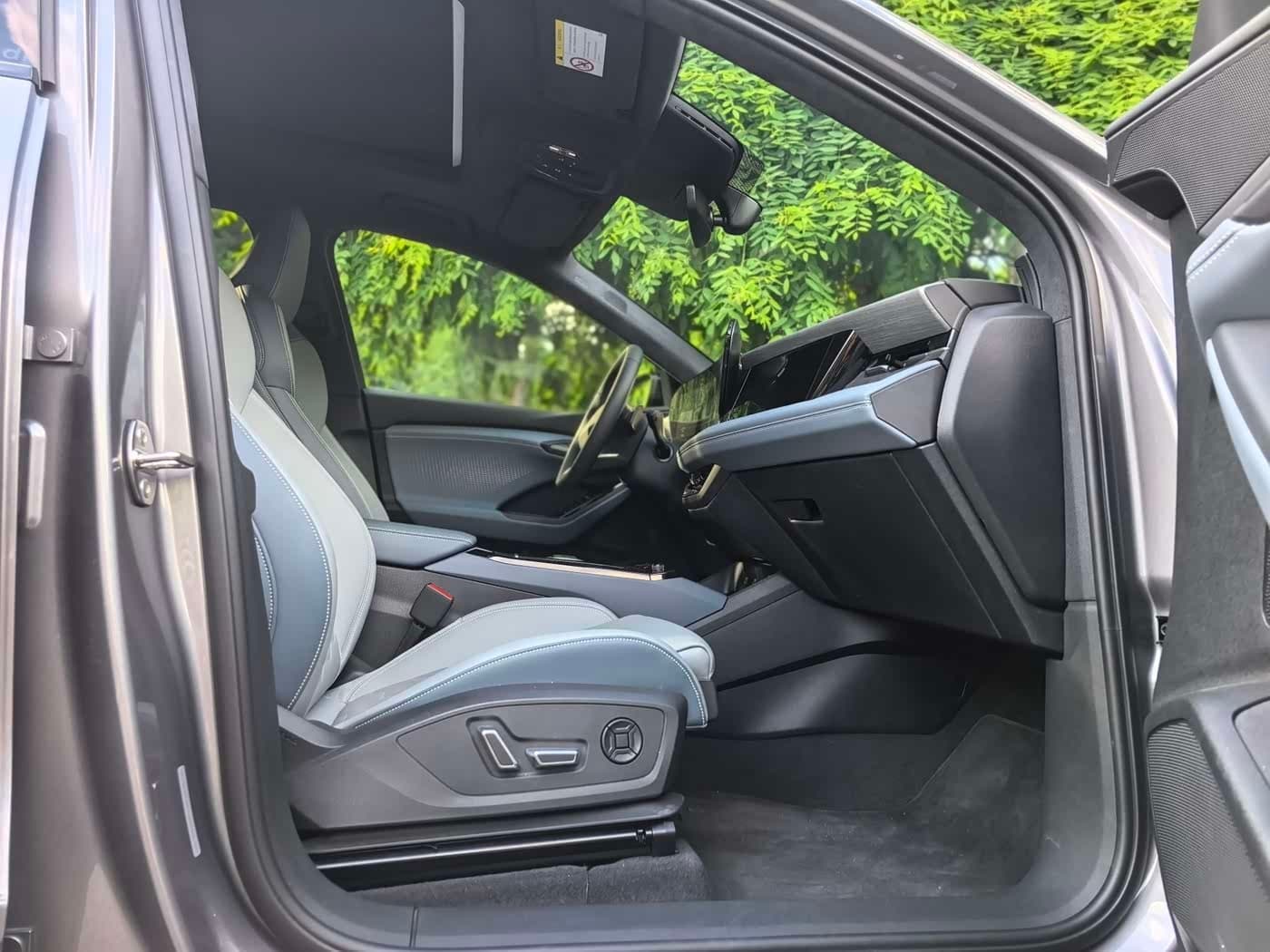 2025 Audi Q6L e-tron 银灰色, 9,700 km, China export – photo 12
