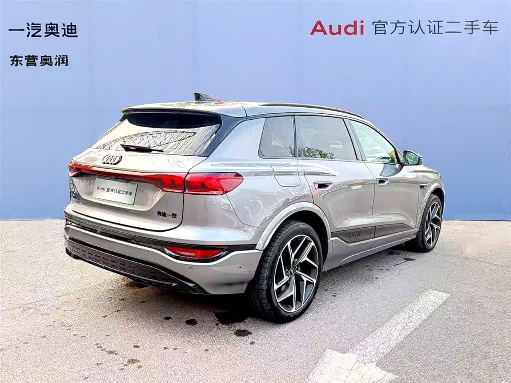 2025 Audi Q6L e-tron 银灰色, 14,000 km, China export – photo 8