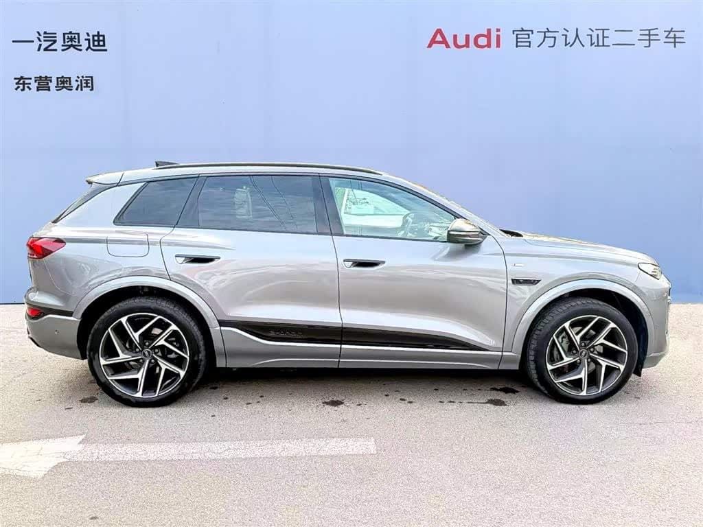 2025 Audi Q6L e-tron 银灰色, 14,000 km, China export – photo 7