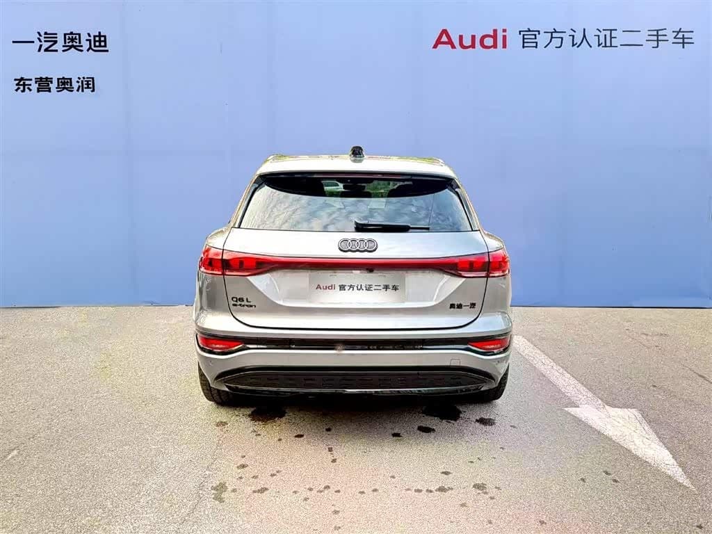 2025 Audi Q6L e-tron 银灰色, 14,000 km, China export – photo 9
