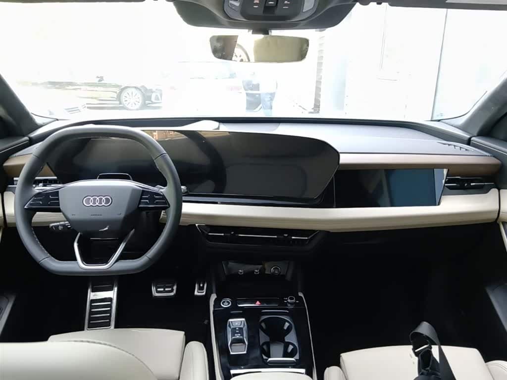 2025 Audi Q6L e-tron Green, 4,700 km, China export – photo 10
