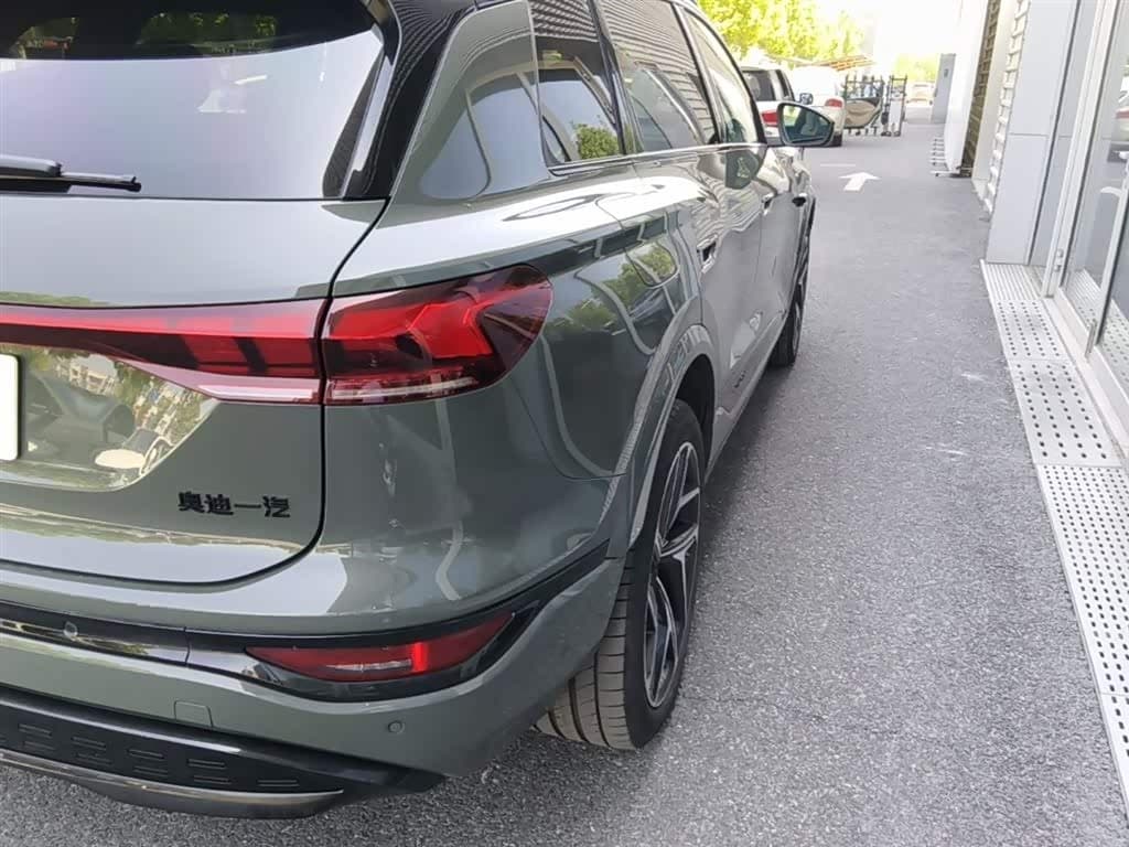 2025 Audi Q6L e-tron Green, 4,700 km, China export – photo 8