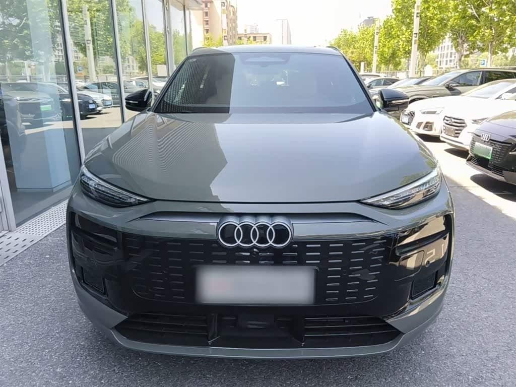 2025 Audi Q6L e-tron Green, 4,700 km, China export – photo 3