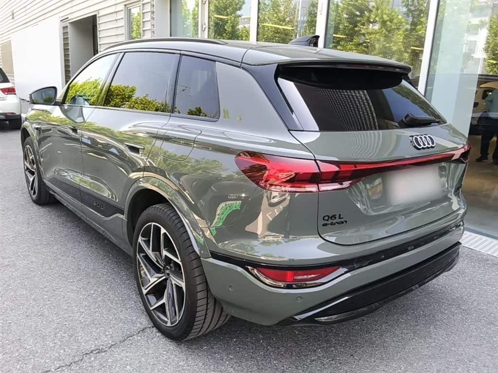2025 Audi Q6L e-tron Green, 4,700 km, China export – photo 5