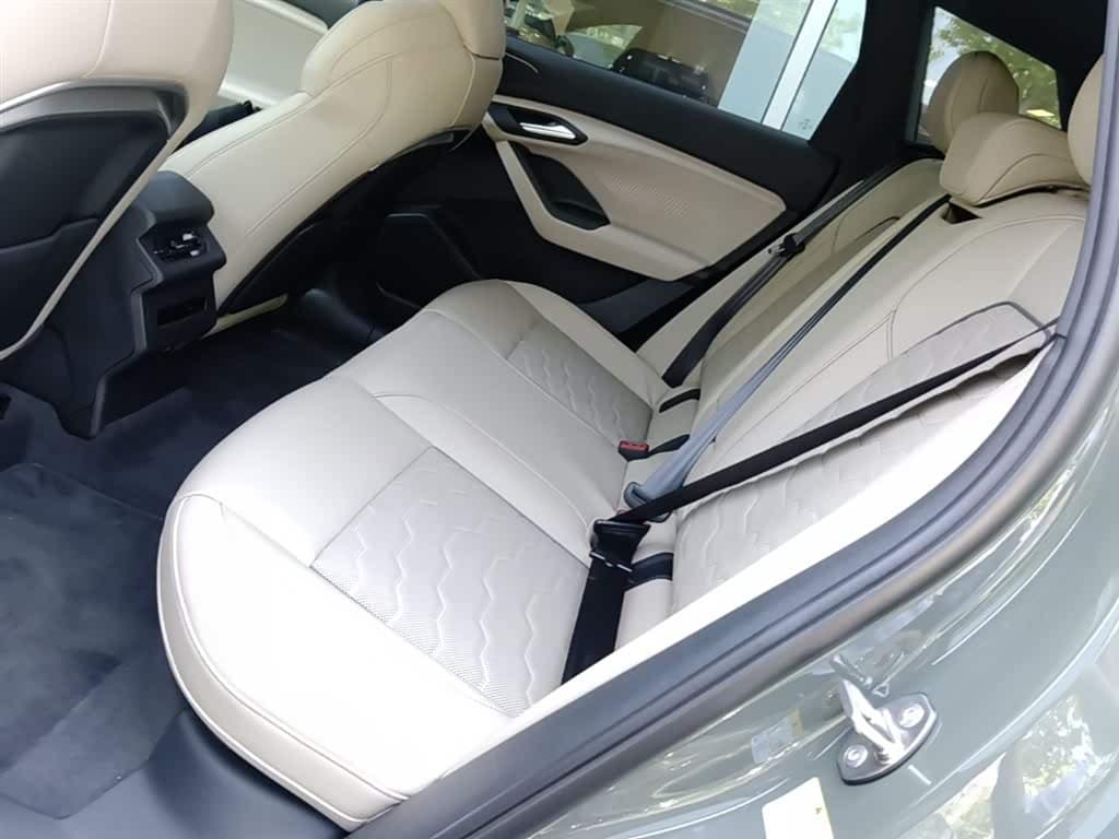 2025 Audi Q6L e-tron Green, 4,700 km, China export – photo 17
