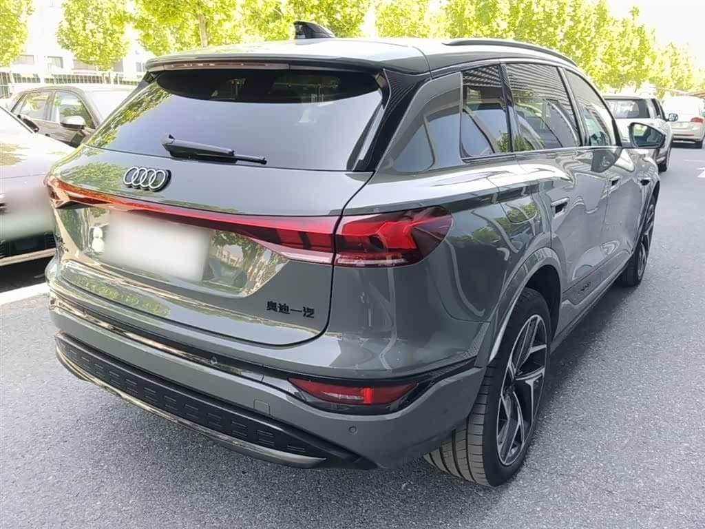 2025 Audi Q6L e-tron Green, 4,700 km, China export – photo 7