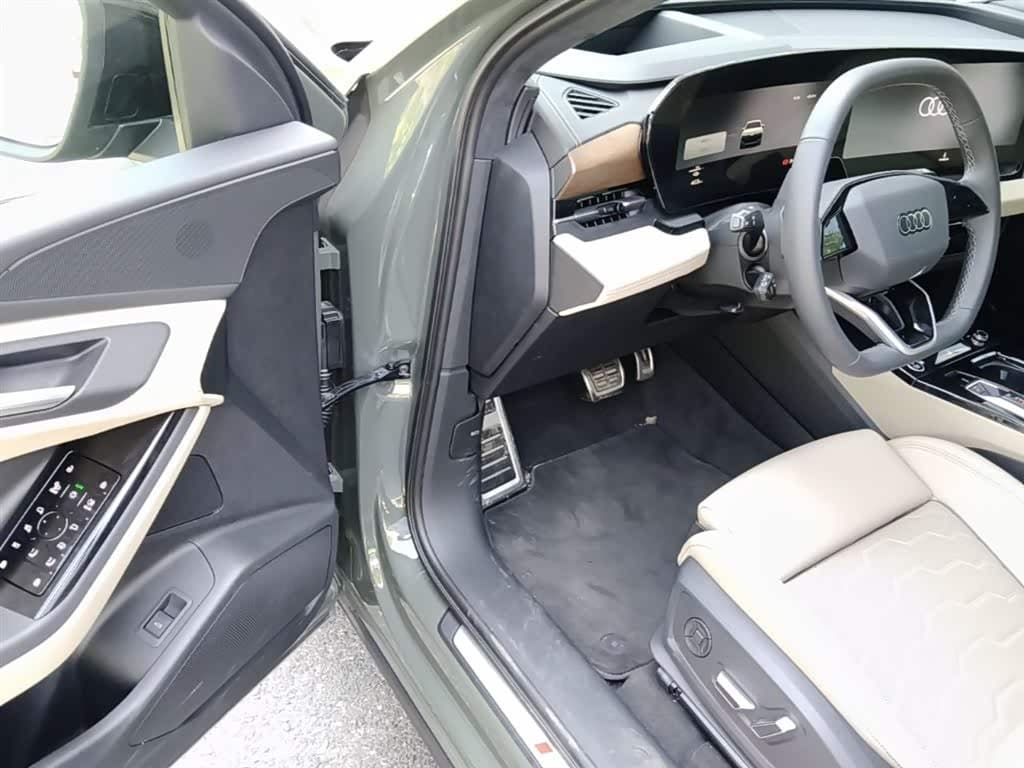 2025 Audi Q6L e-tron Green, 4,700 km, China export – photo 16