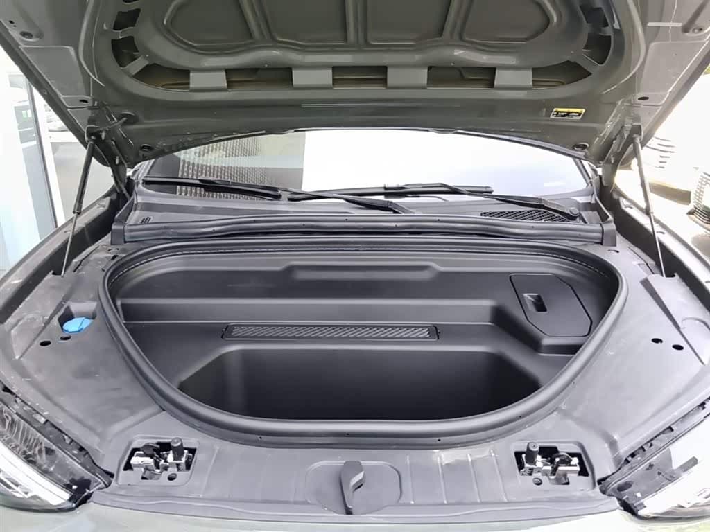 2025 Audi Q6L e-tron Green, 4,700 km, China export – photo 20