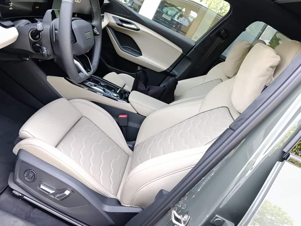 2025 Audi Q6L e-tron Green, 4,700 km, China export – photo 15