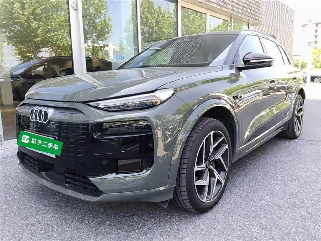2025 Audi Q6L e-tron Green, 4,700 km, China export – photo 2