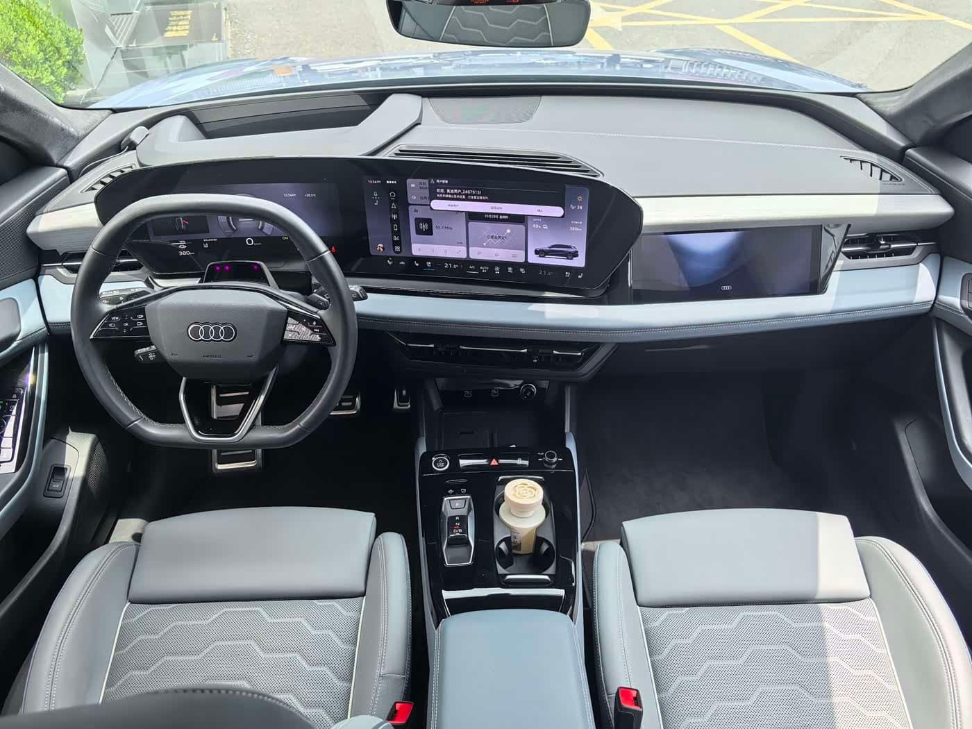 2025 Audi Q6L e-tron Red, 6,000 km, China export – photo 8