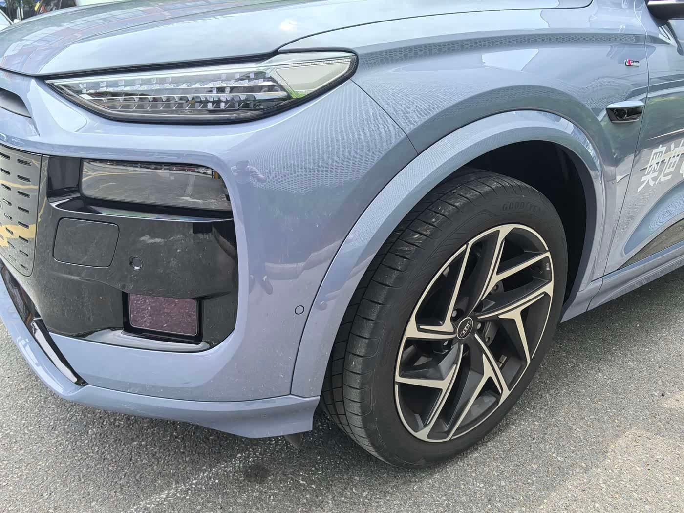 2025 Audi Q6L e-tron Red, 6,000 km, China export – photo 18