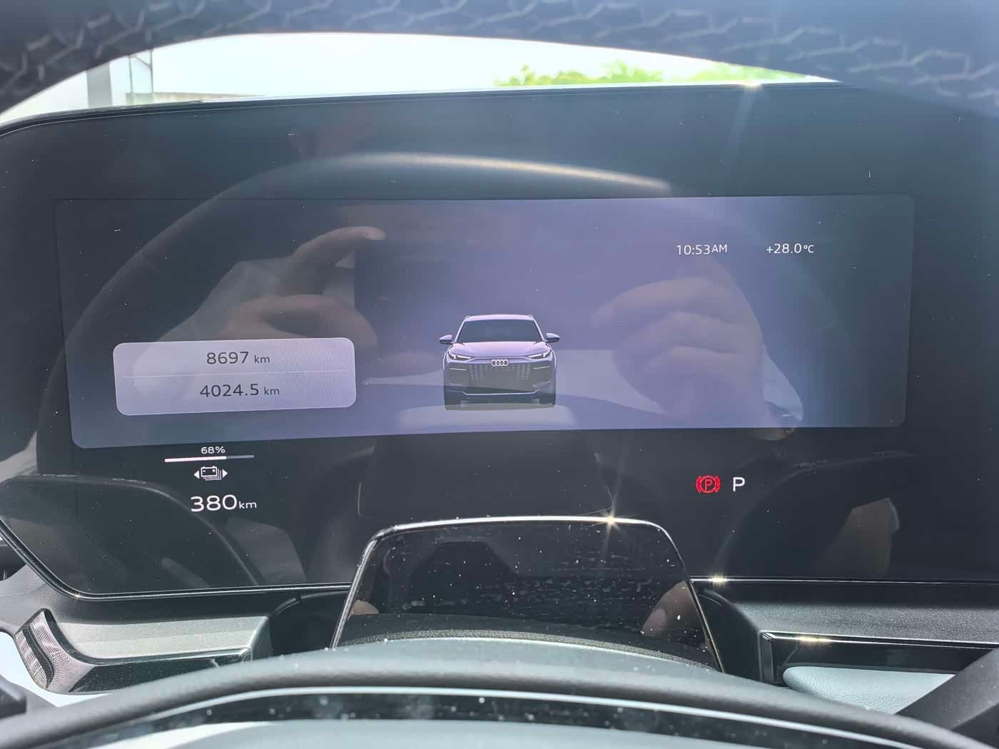 2025 Audi Q6L e-tron Red, 6,000 km, China export – photo 20